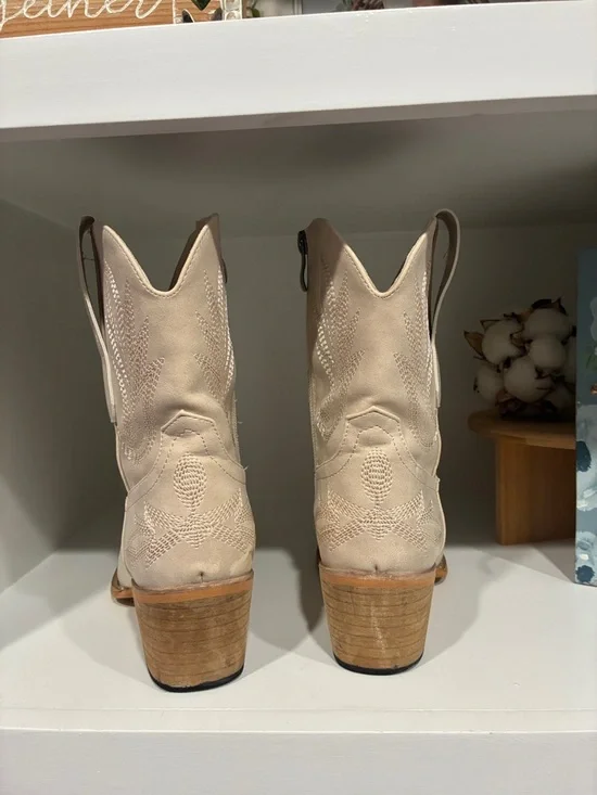 Neutral Suede Western Lace-Up Ankle Boots - Beige - Picture 3 of 3